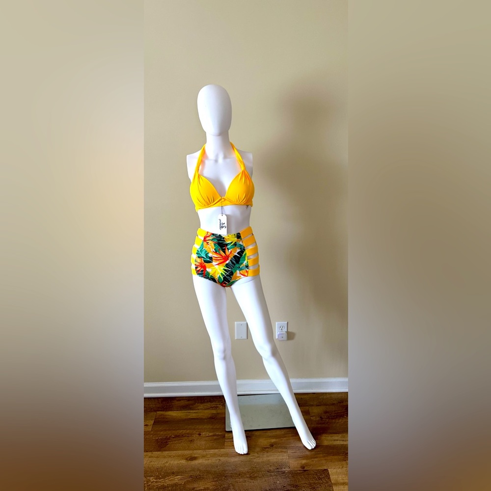 SPORLIKE IS THE BRAND NWT SIZE SMALL